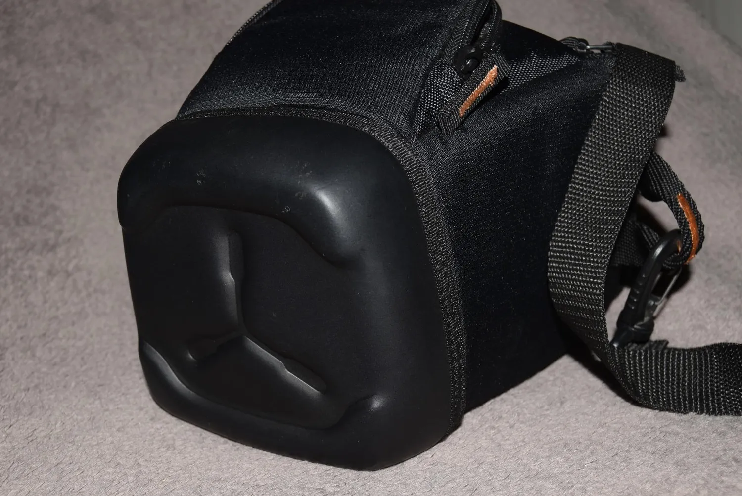 Case Logic SLRC-200 fondina reflex nera 15,2 cm impermeabile