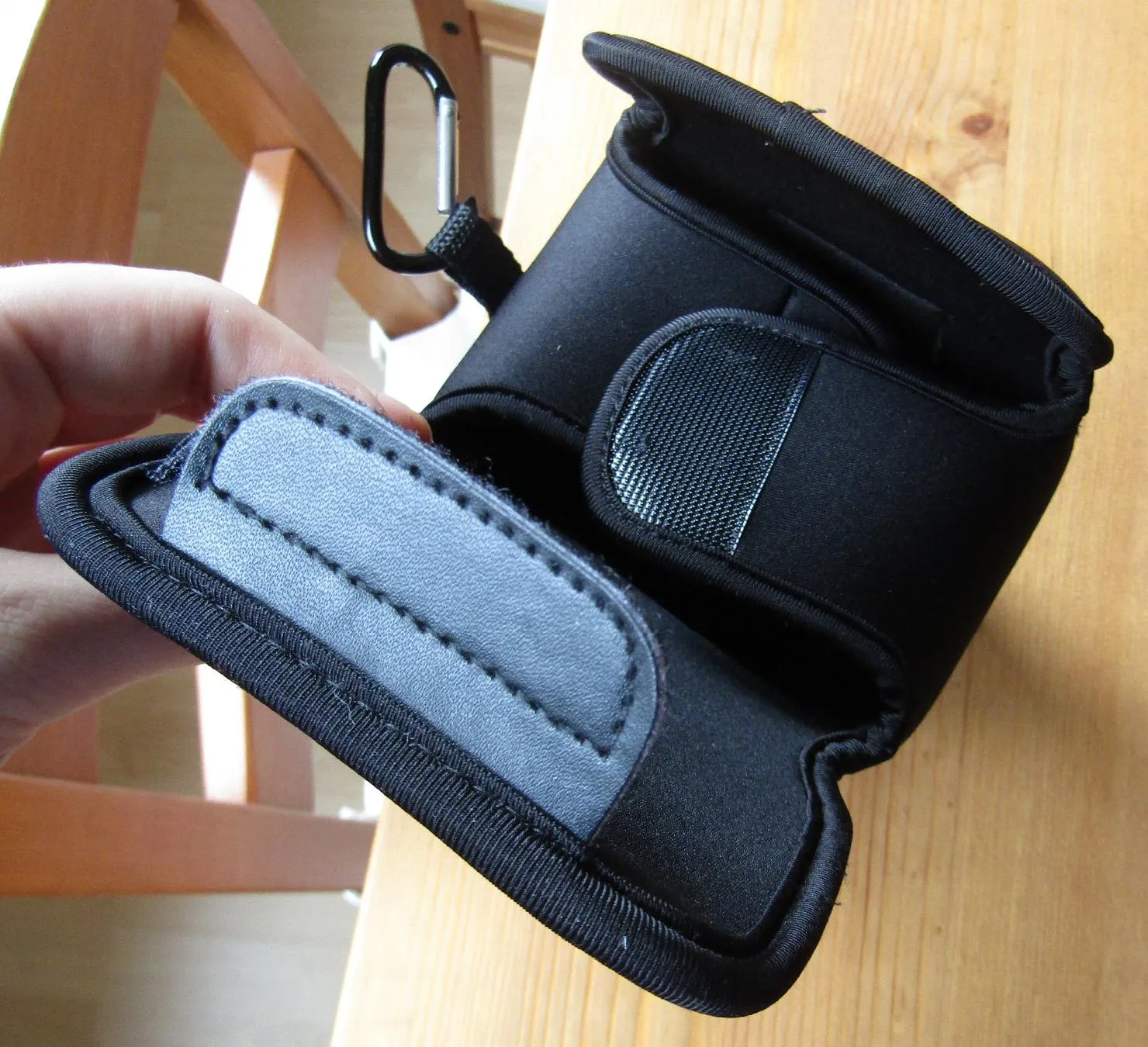MegaGear Ultra Light Custodia Neoprene Grigia per Canon SX540 HS