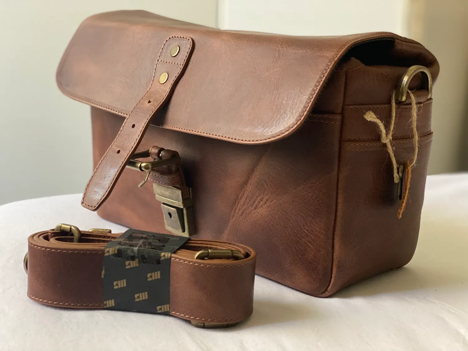 MegaGear Torres Borsa Messenger Pelle Fotocamera Mirrorless Marrone