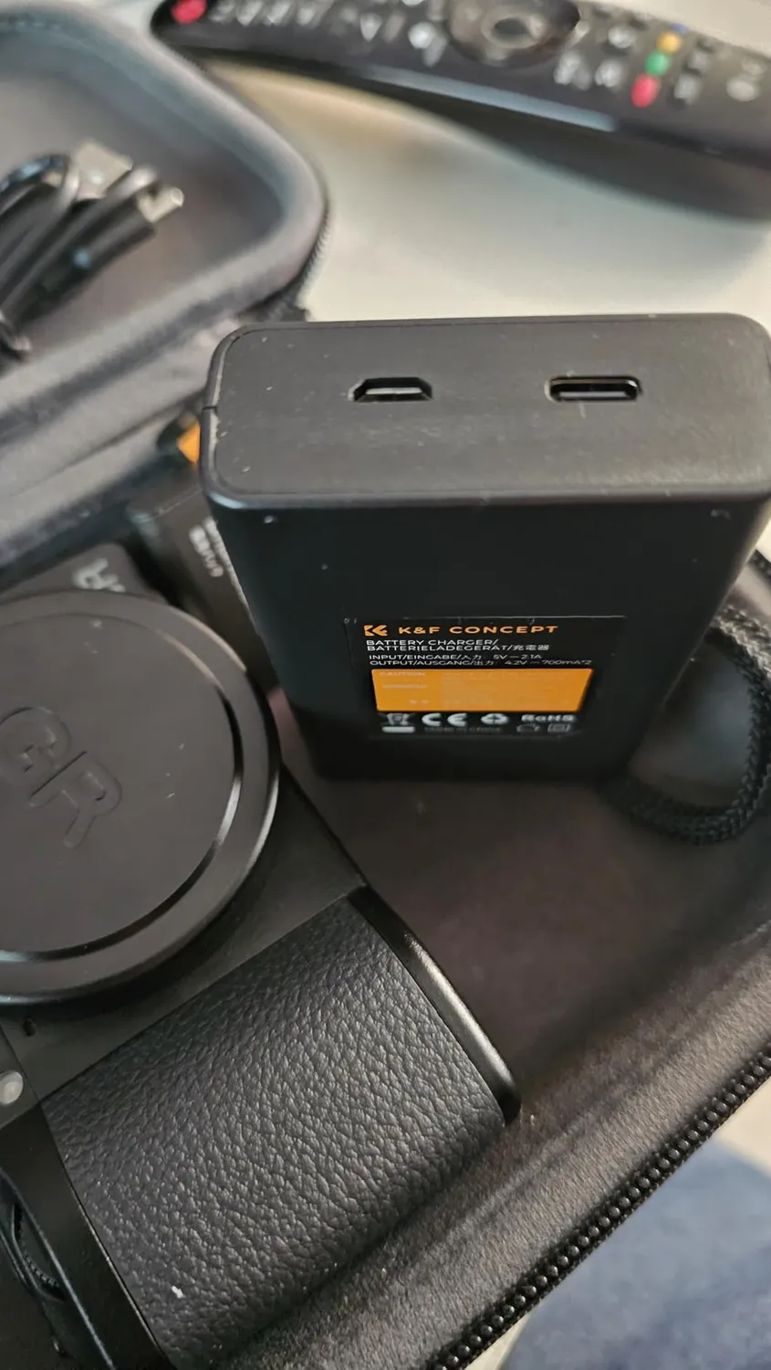 K&F Concept 2 batterie DB-110 1100mAh con caricatore LCD