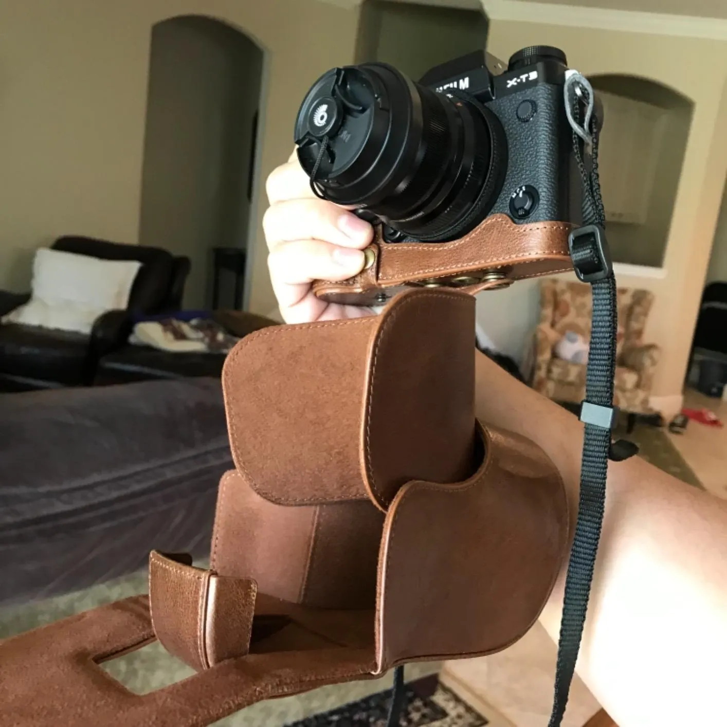 MegaGear MG1550 Custodia Pelle Fujifilm X-T3 Nera Antiurto