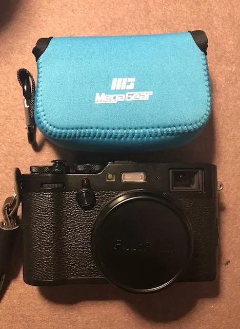MegaGear MG1096 Custodia Neoprene Fujifilm X100 Blu