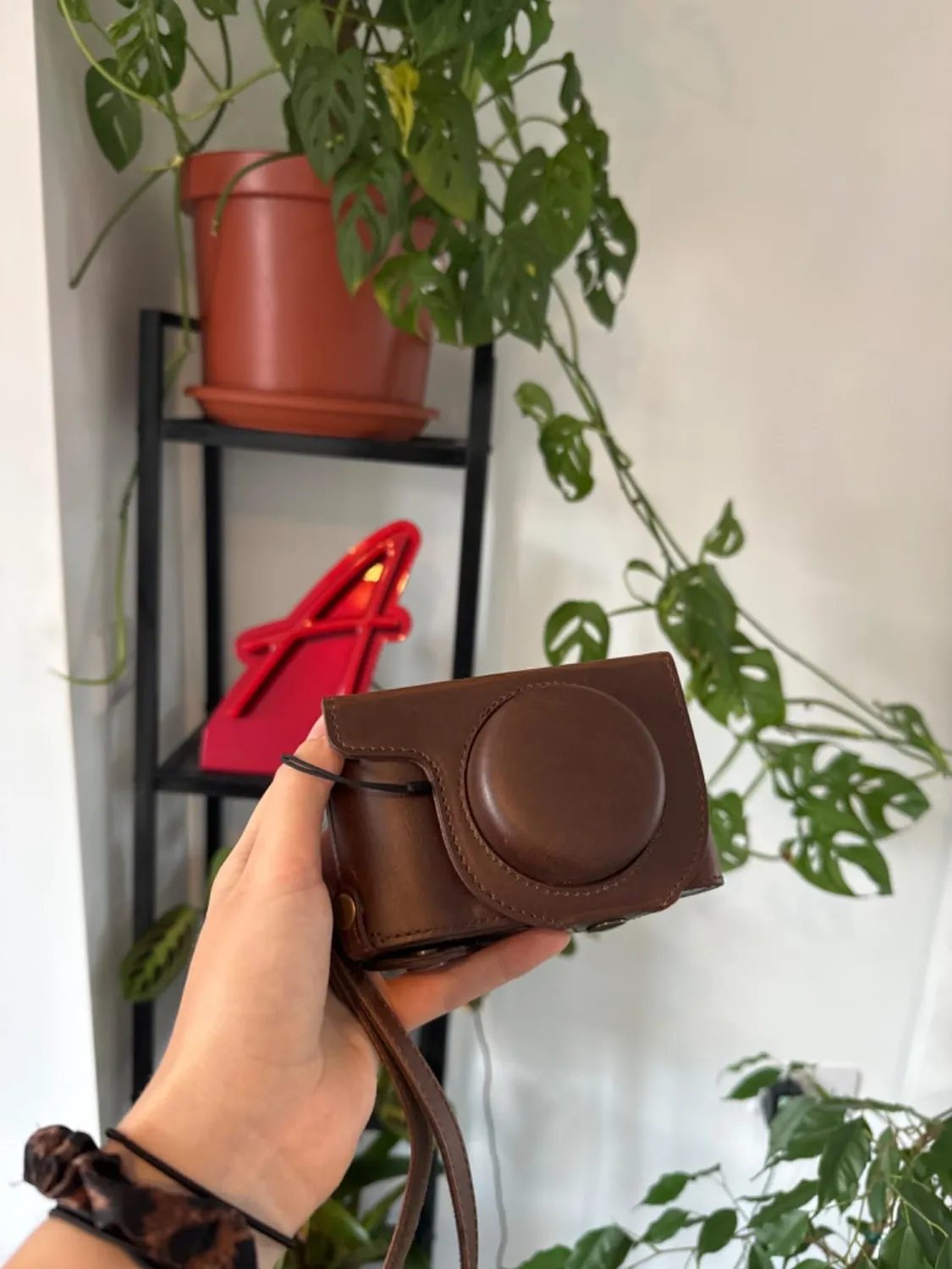 MegaGear Ever Ready Custodia Pelle Fujifilm XF10 Nera
