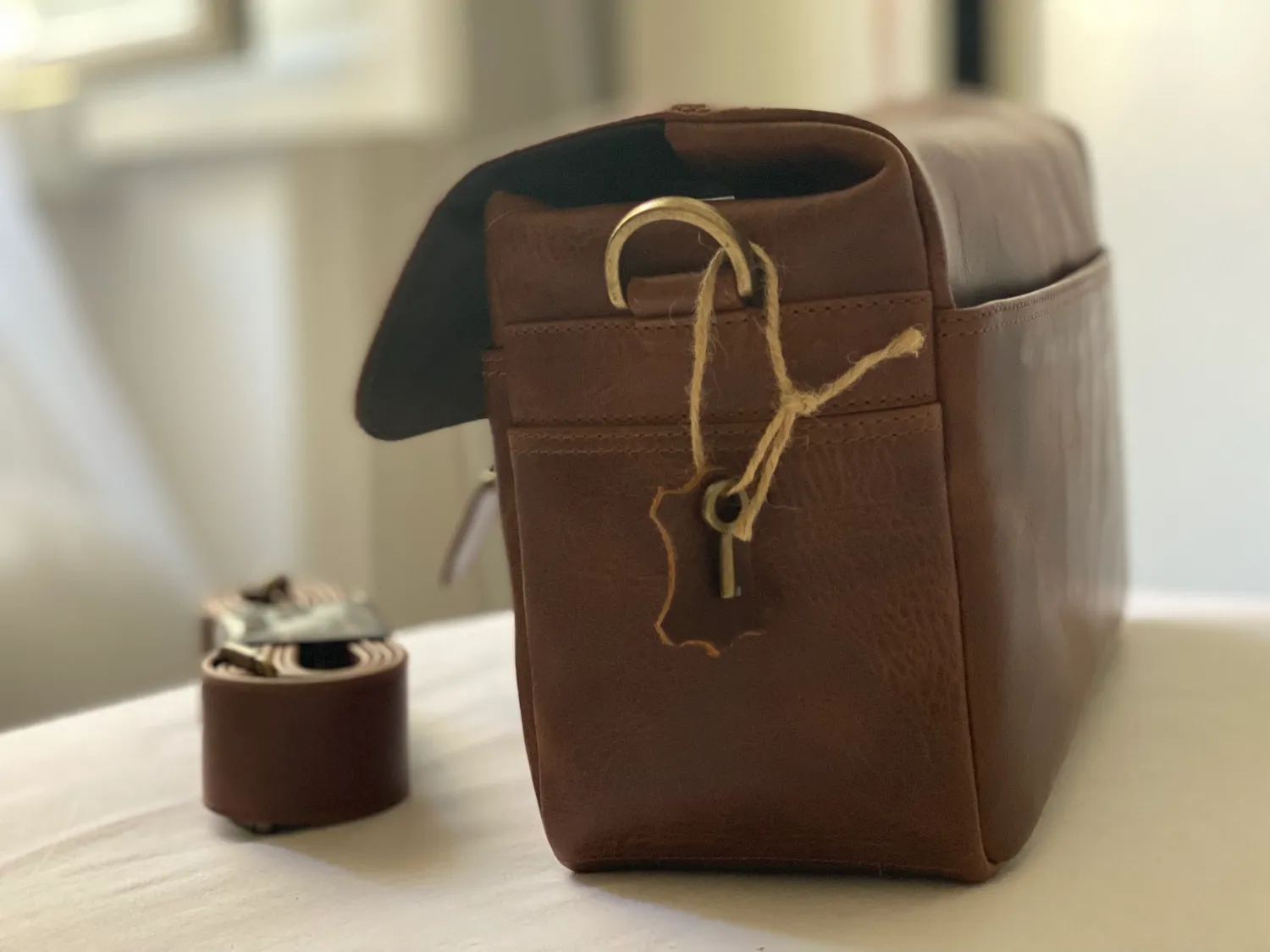 MegaGear Torres Borsa Messenger Pelle Fotocamera Mirrorless Marrone