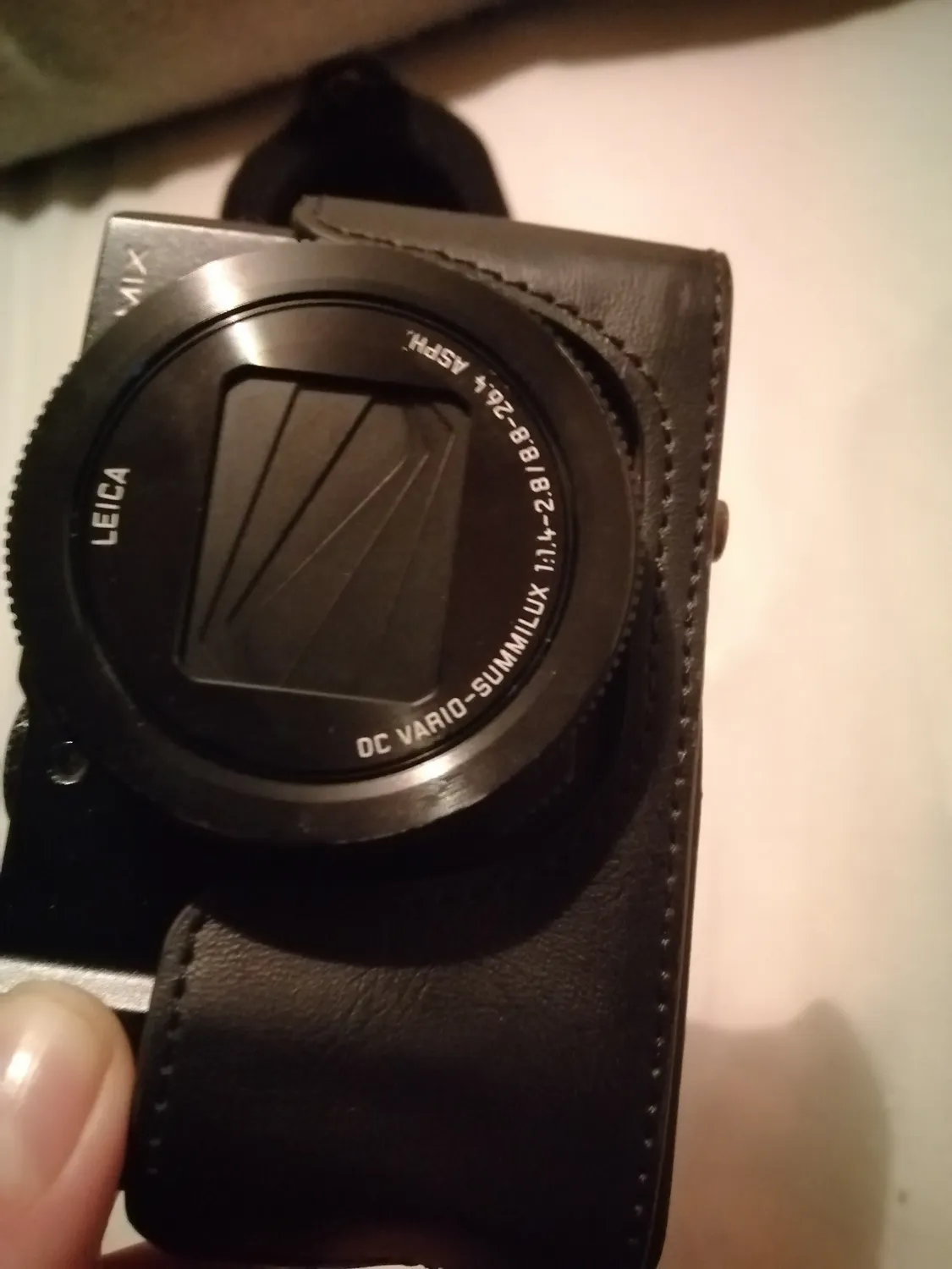 MegaGear MG1132 custodia pelle Lumix LX10 nero compatta