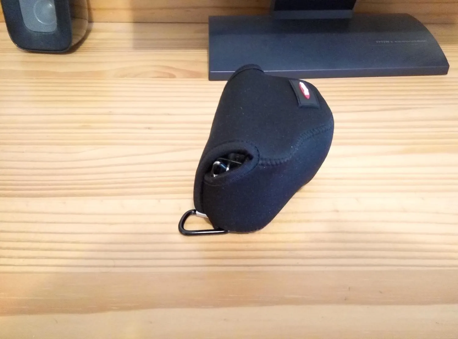 MegaGear Ultra Light Custodia Neoprene Sony A5100 Nera