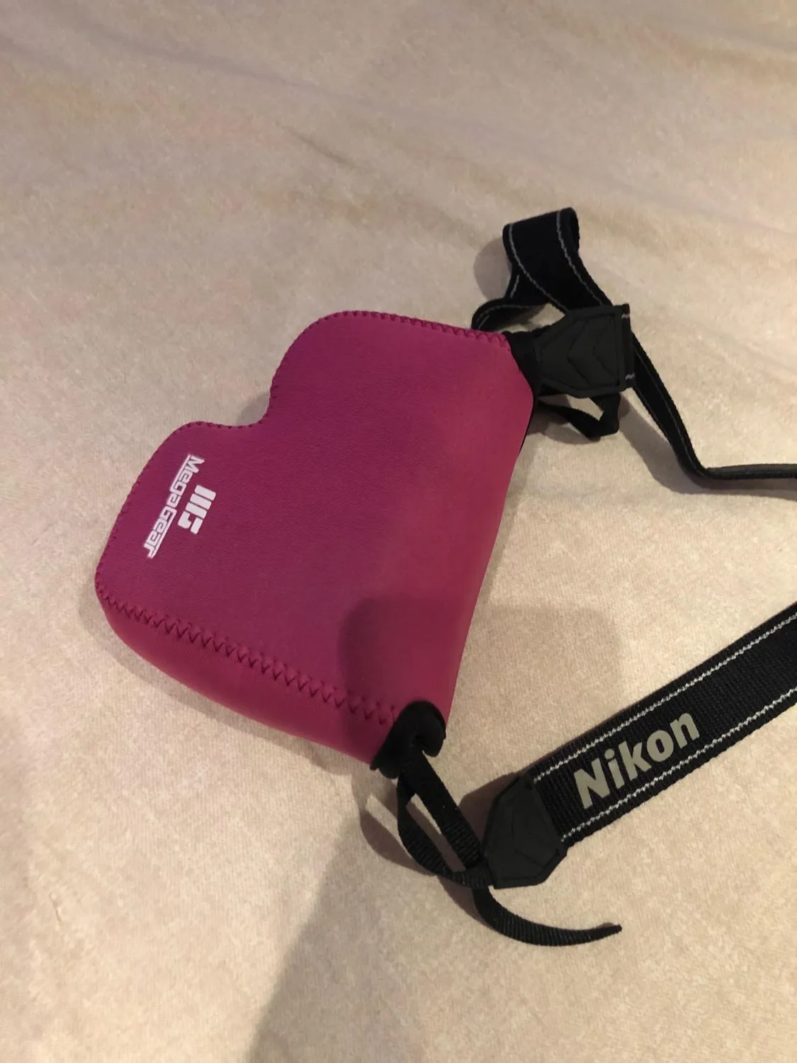 MegaGear MG726 custodia neoprene Nikon B500 grigia