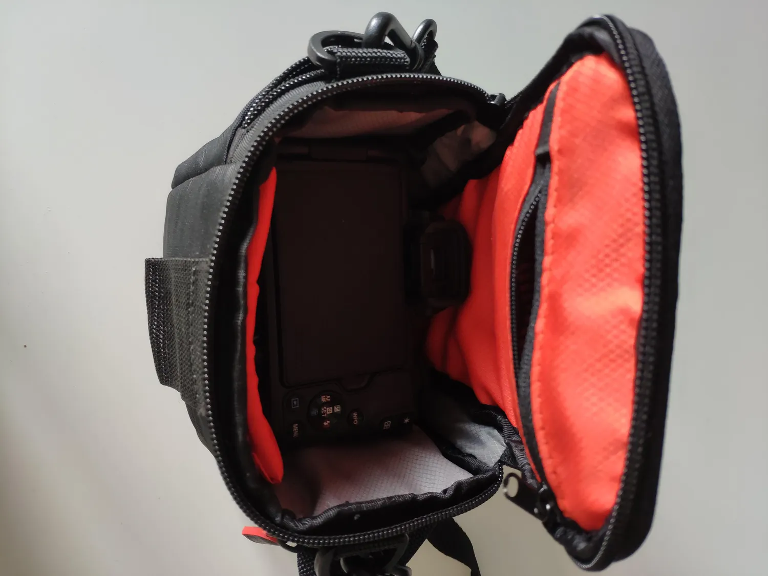 Case Logic DCB-304 custodia fotocamera bridge nero compatta