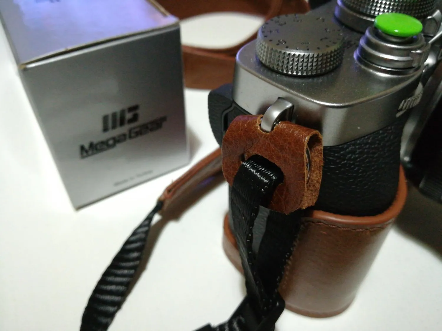 MegaGear Fujifilm X-T3 custodia vera pelle Ever Ready trasparente