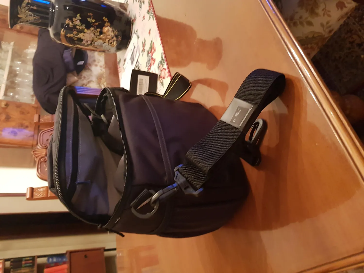 Case Logic TBC-409 Borsa Tracolla Reflex Nero nylon