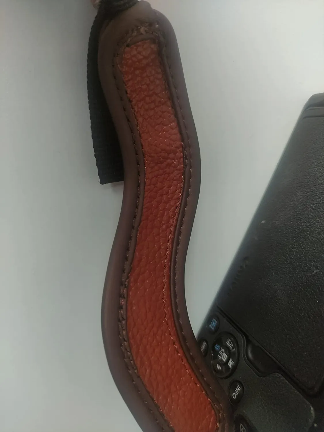 MegaGear SLR DSLR Tracolla Fotocamera Pelle Nero