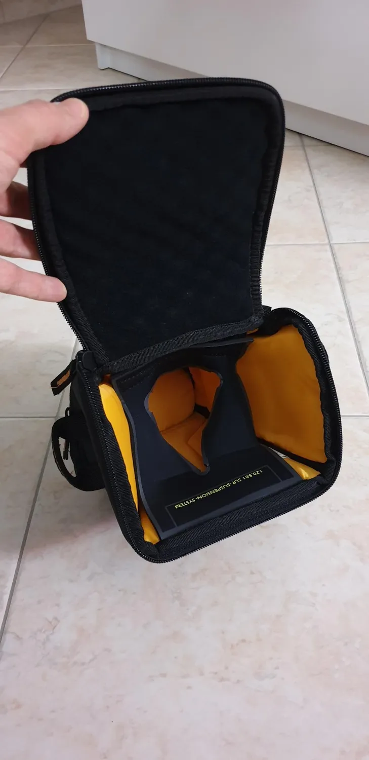 Case Logic SLRC-201 fondina reflex nylon nero memory foam