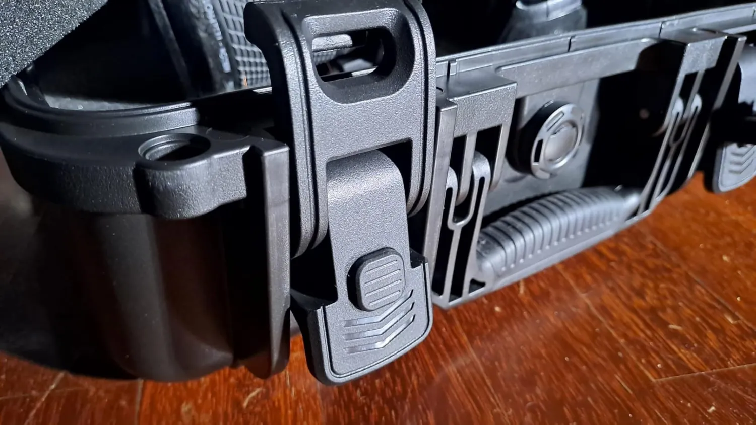 Concept valigia fotografica rigida IP67 34,5cm nera schiuma