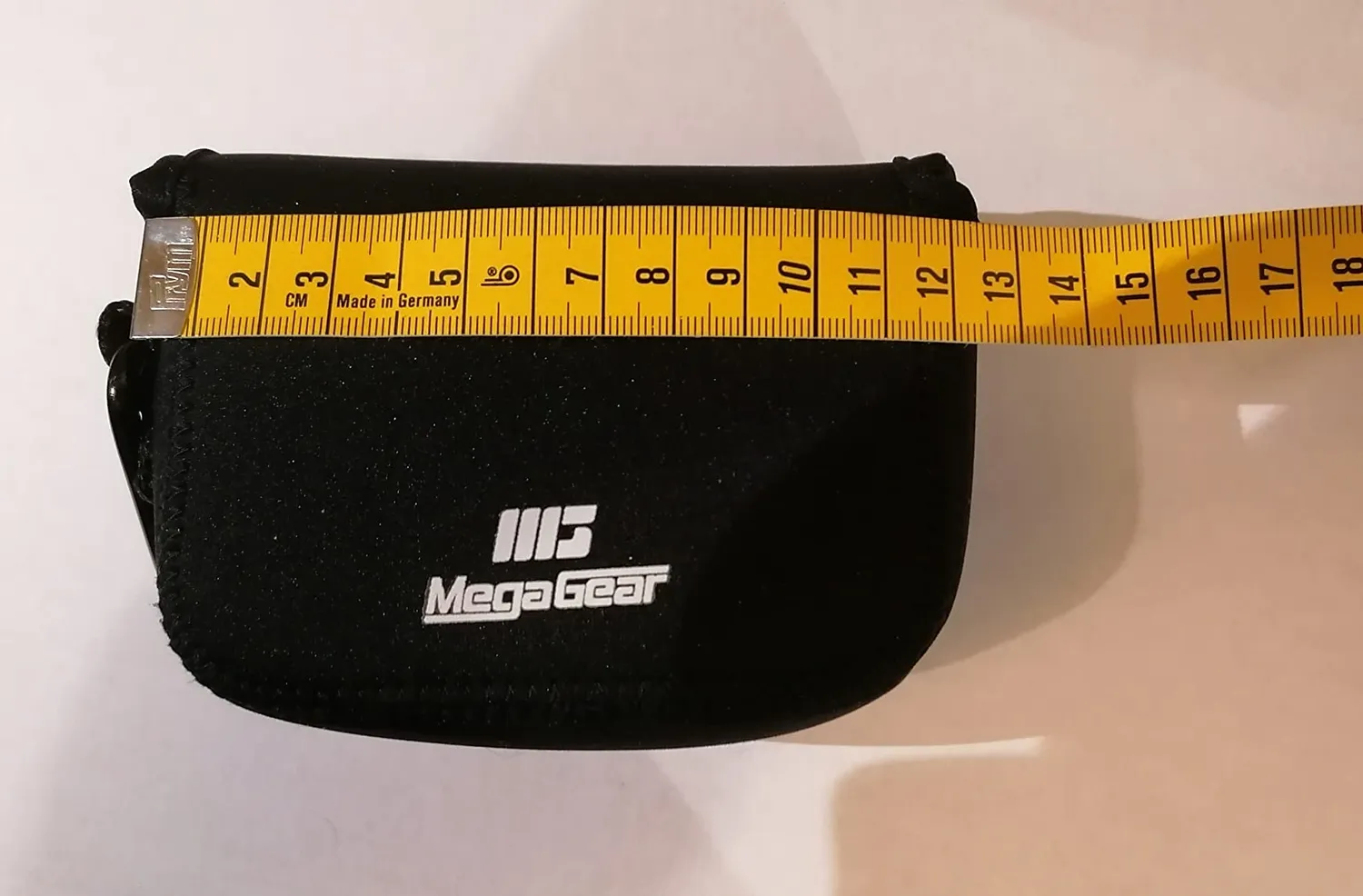 MegaGear custodia neoprene Lumix TZ95 TZ90 nera