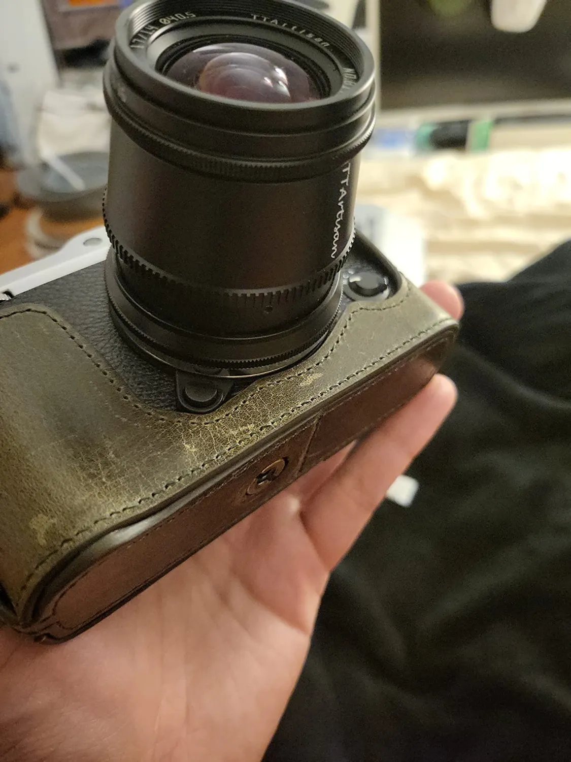 MegaGear MG1342 Custodia Mezza Pelle Fujifilm X-E3 Nera