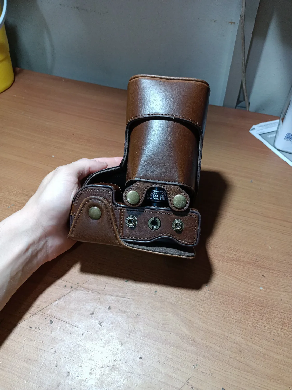 MegaGear MG1651 Custodia Pelle Sony A6100 A6400 Nera