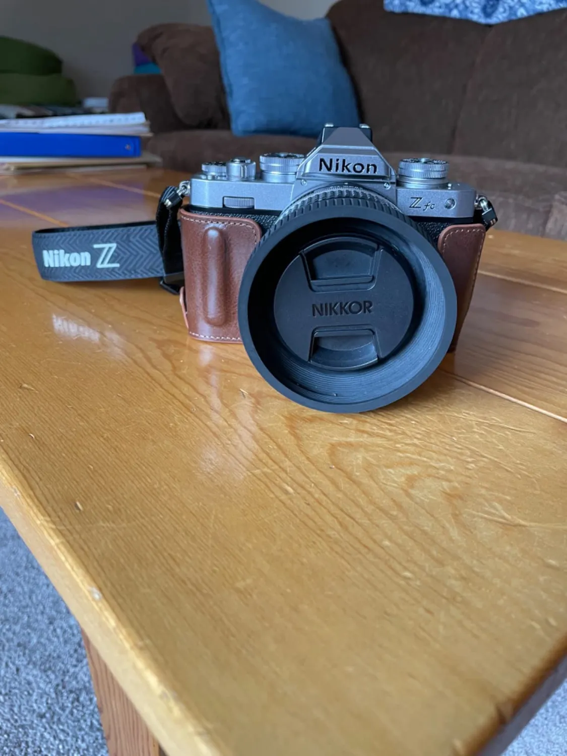 MegaGear Ever Ready Mezza Custodia Pelle Nikon Z fc Nero