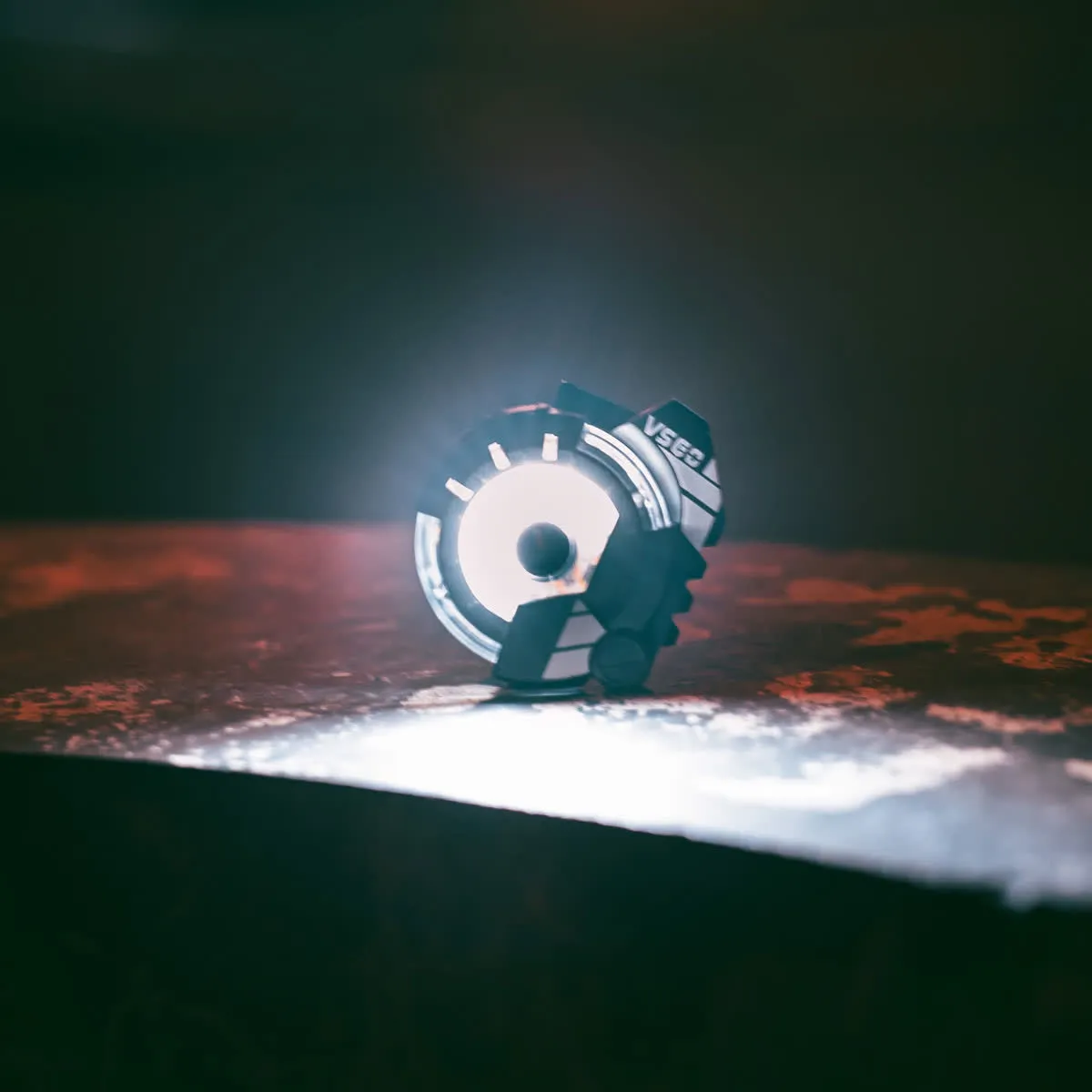 VSGO Black Snipe V1.0 torcia EDC 42 g luce bianca rossa