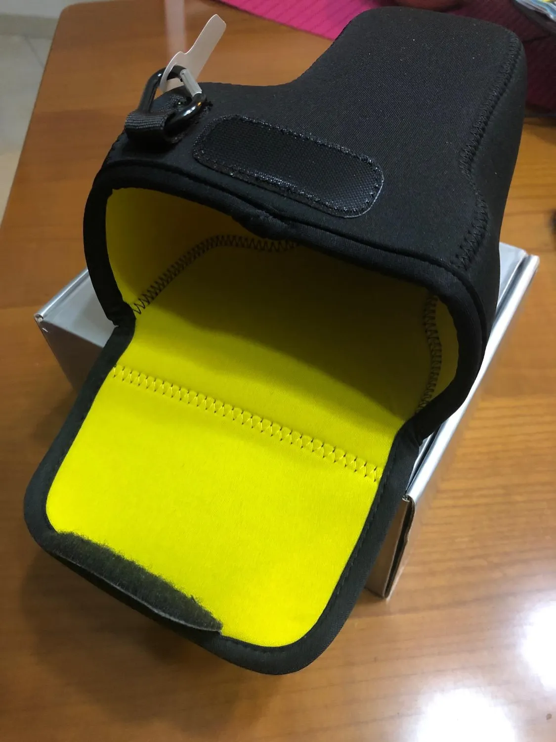 MegaGear custodia neoprene Nikon D3500 18-105mm