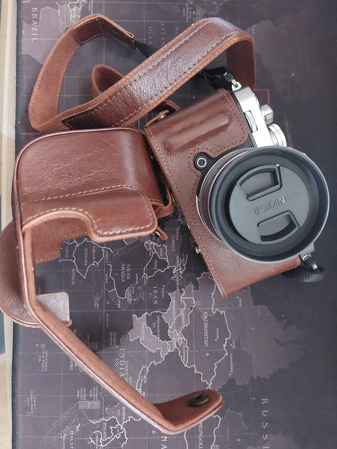 MegaGear Ever Ready Custodia Pelle Nikon Z fc Marrone 16-50mm