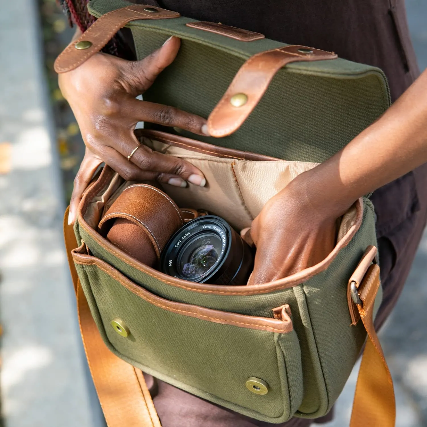 MegaGear Sequoia Borsa Tela Mirrorless Verde Kaki Resistente