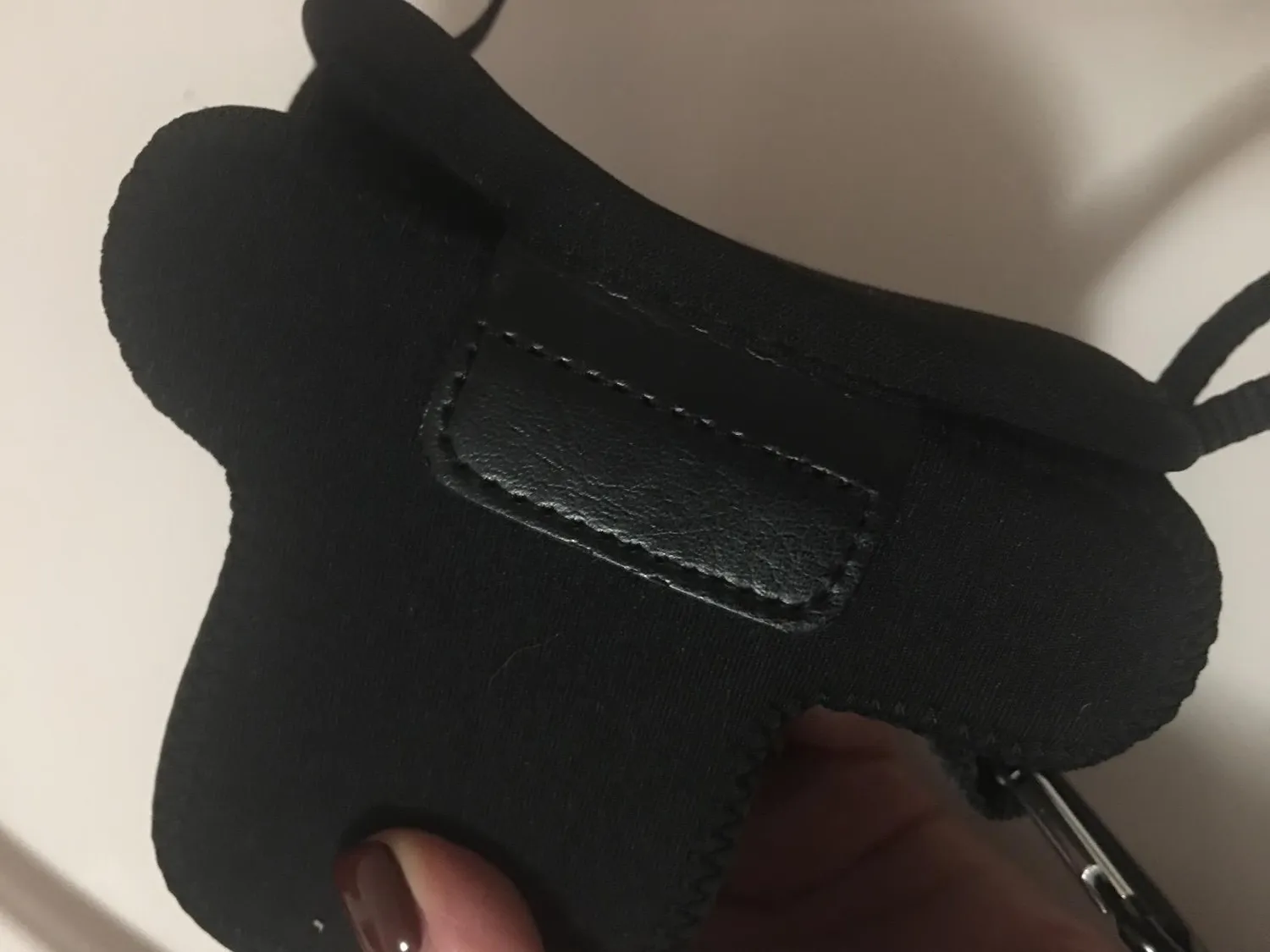 MegaGear MG672 Custodia Neoprene Canon M10 15-45mm Nera