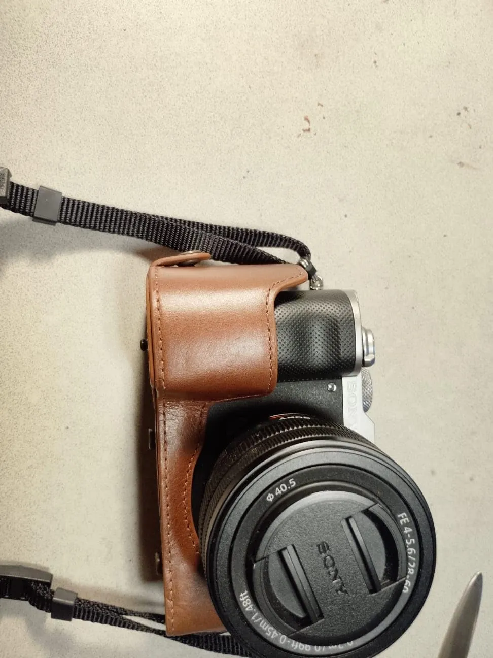 MegaGear MG1952 Sony A7C custodia pelle nera