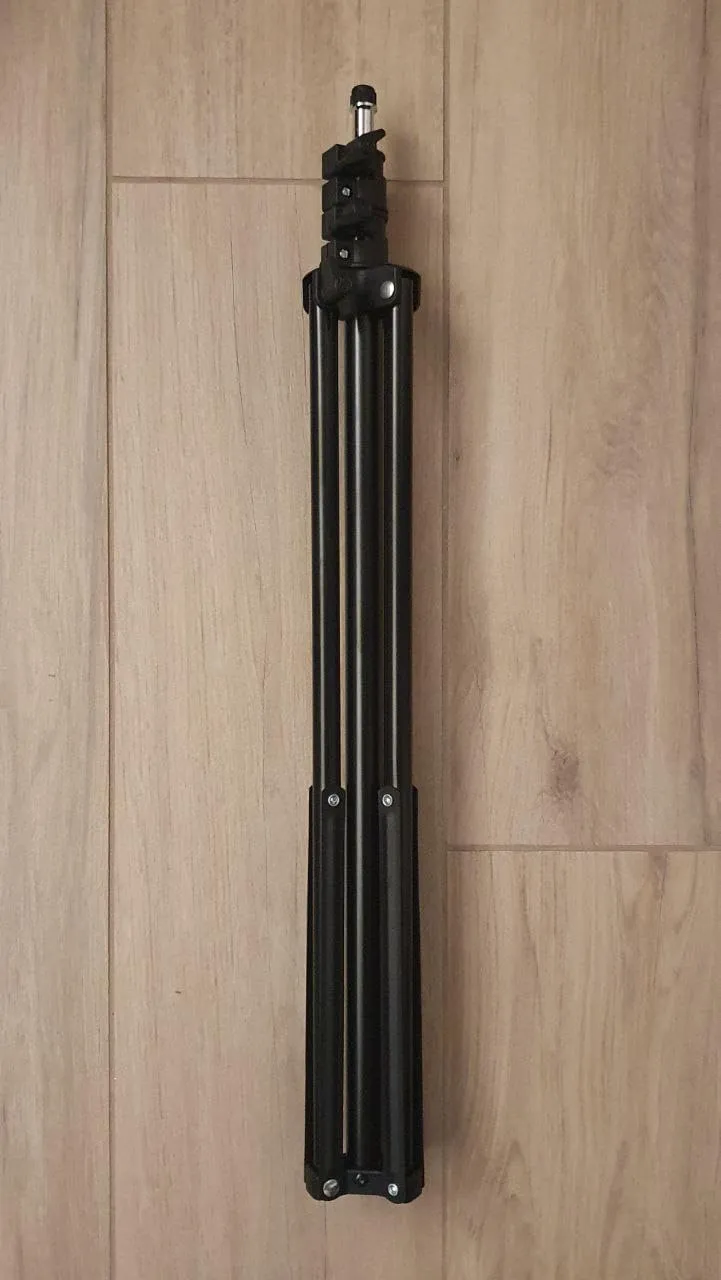 K&F Concept Riflettore Curvo 123x65cm con treppiede