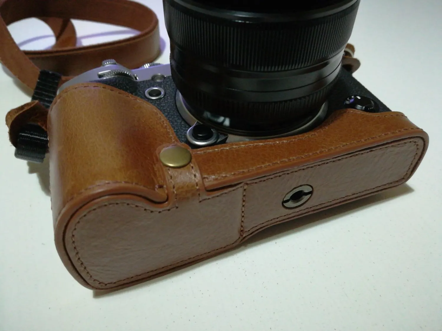 MegaGear Fujifilm X-T3 custodia vera pelle Ever Ready trasparente