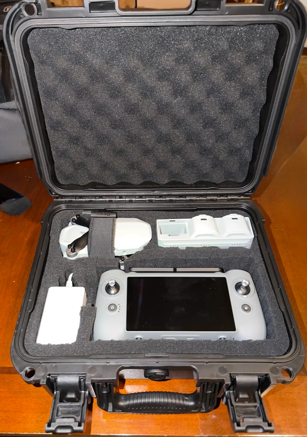 Concept valigia fotografica rigida IP67 34,5cm nera schiuma