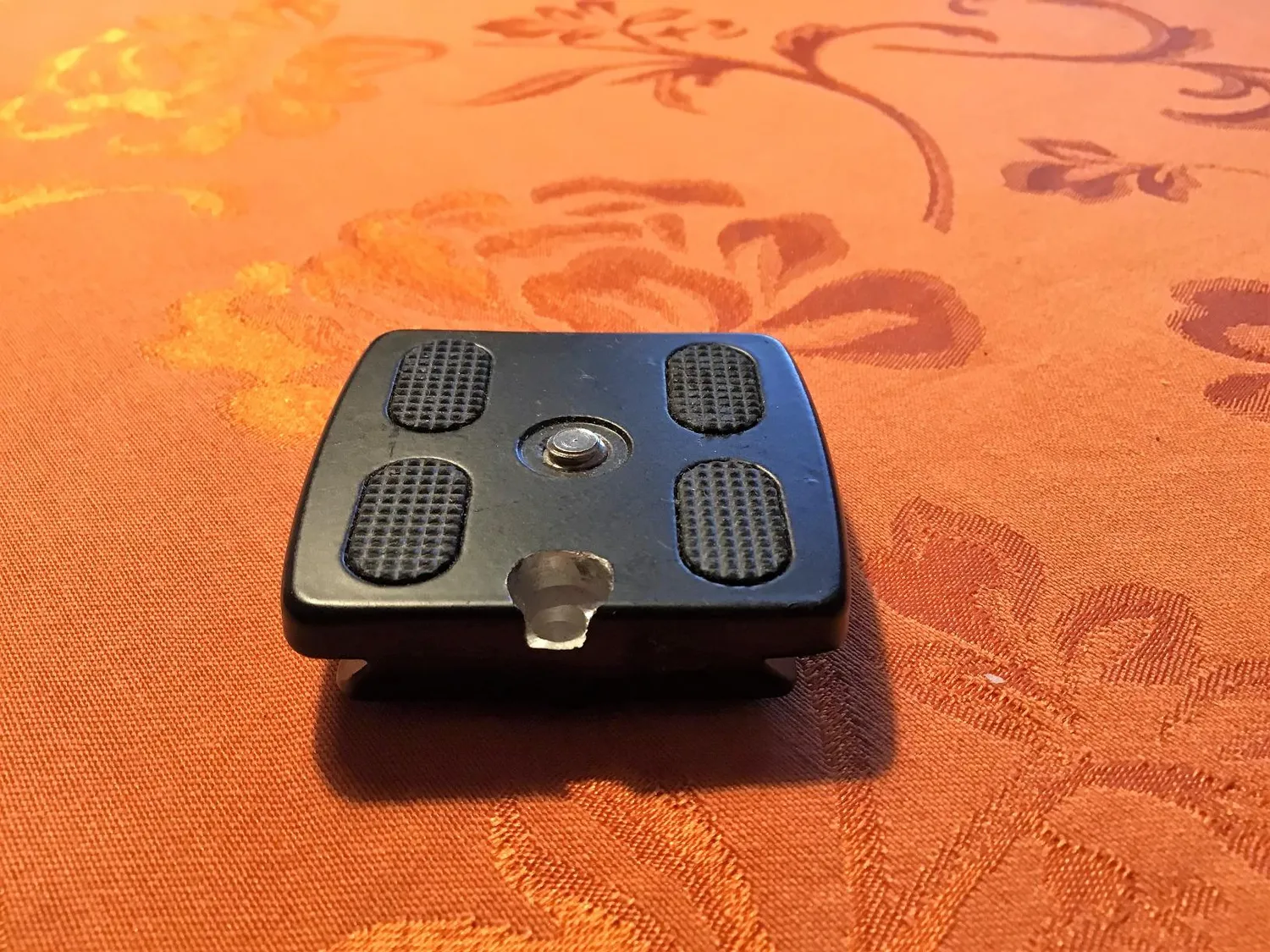 MegaGear Ever Ready custodia pelle Nikon P900 marrone chiaro