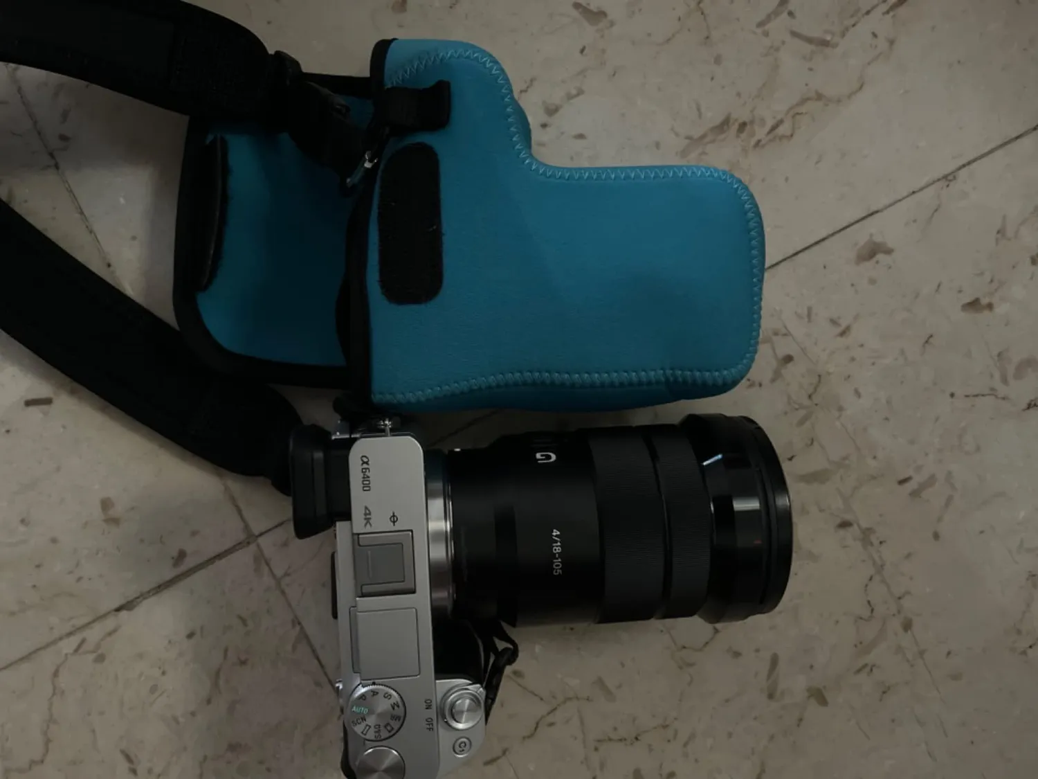 MegaGear MG1500 custodia neoprene Sony A6400 grigia