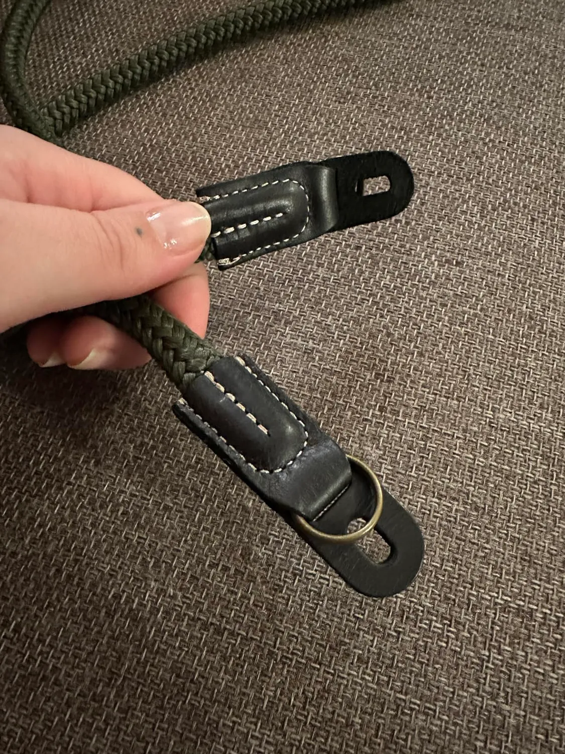 MegaGear Sierra Tracolla Vera Pelle SLR DSLR nero rosso