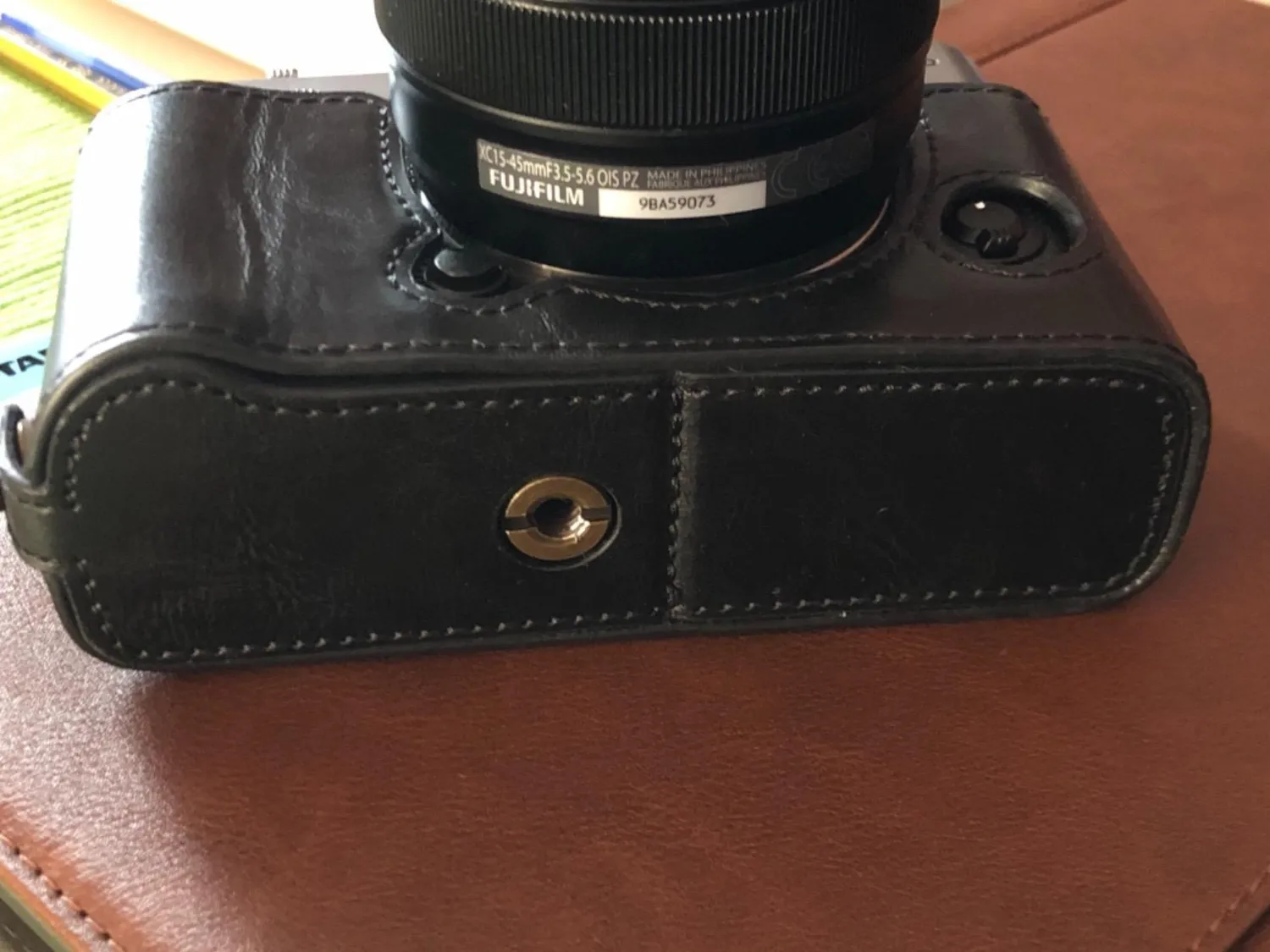 MegaGear MG958 Mezza Custodia Pelle Fujifilm X-T30 marrone scuro