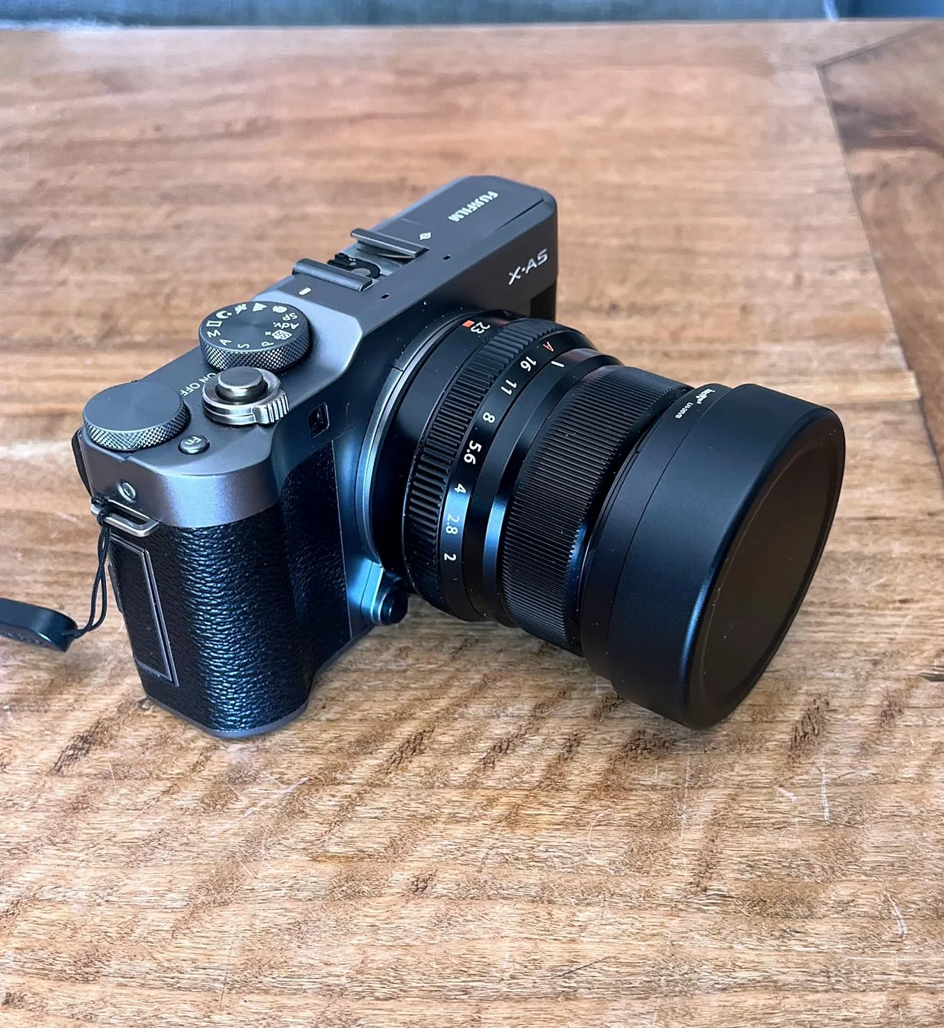MegaGear MG1005 Custodia Neoprene Fujifilm X-A Grigia