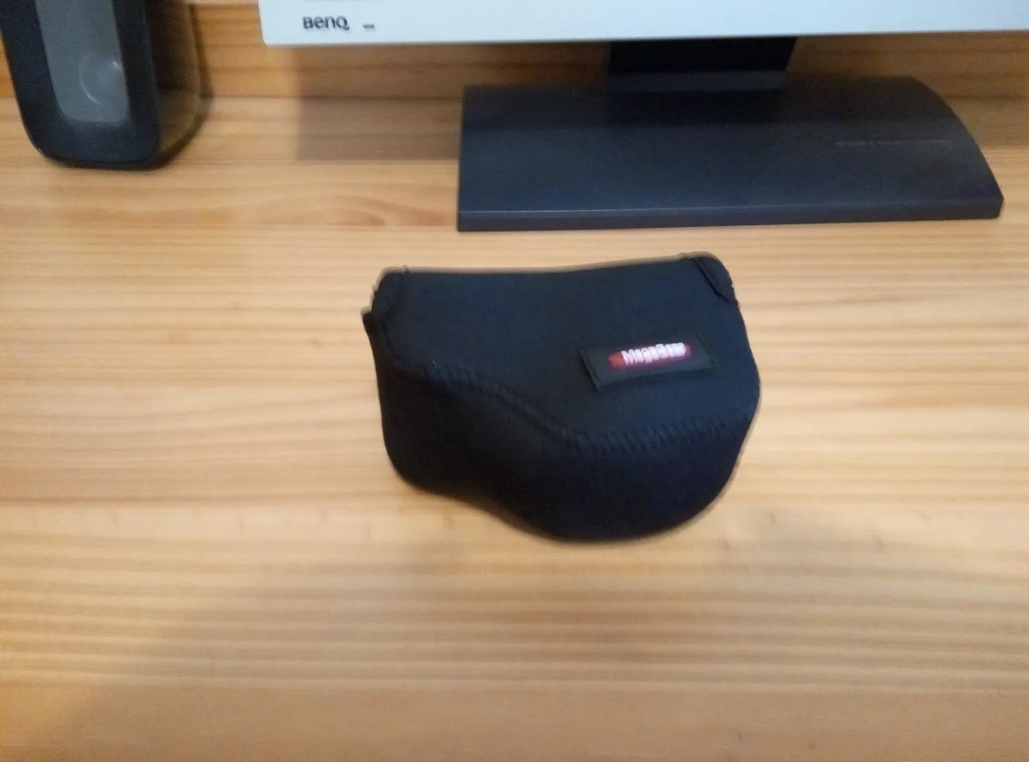 MegaGear Ultra Light Custodia Neoprene Sony A5100 Nera