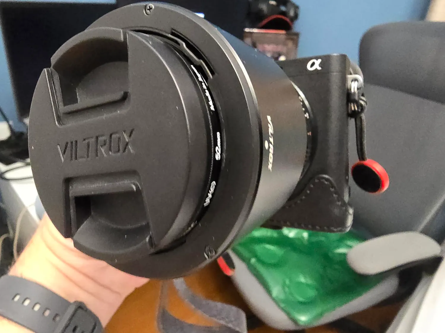 MegaGear MG962 Mezza Custodia Pelle Sony A6000/A6300 Chiaro