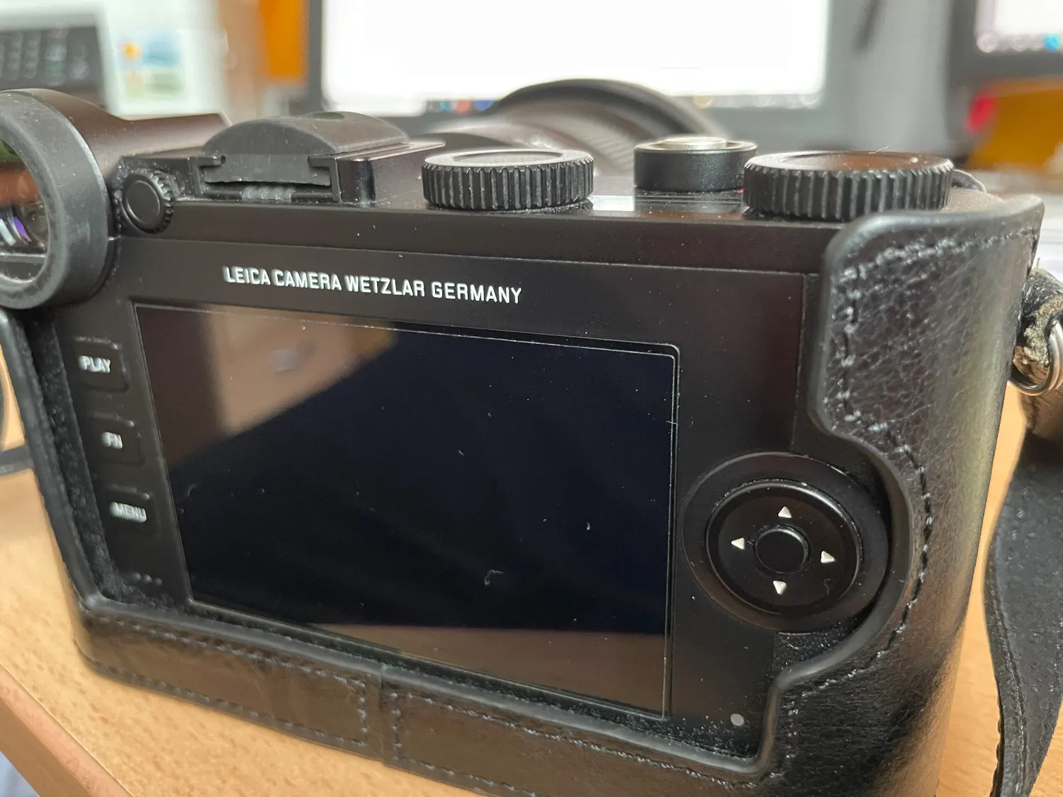 MegaGear Custodia Pelle Canon Marrone Chiaro