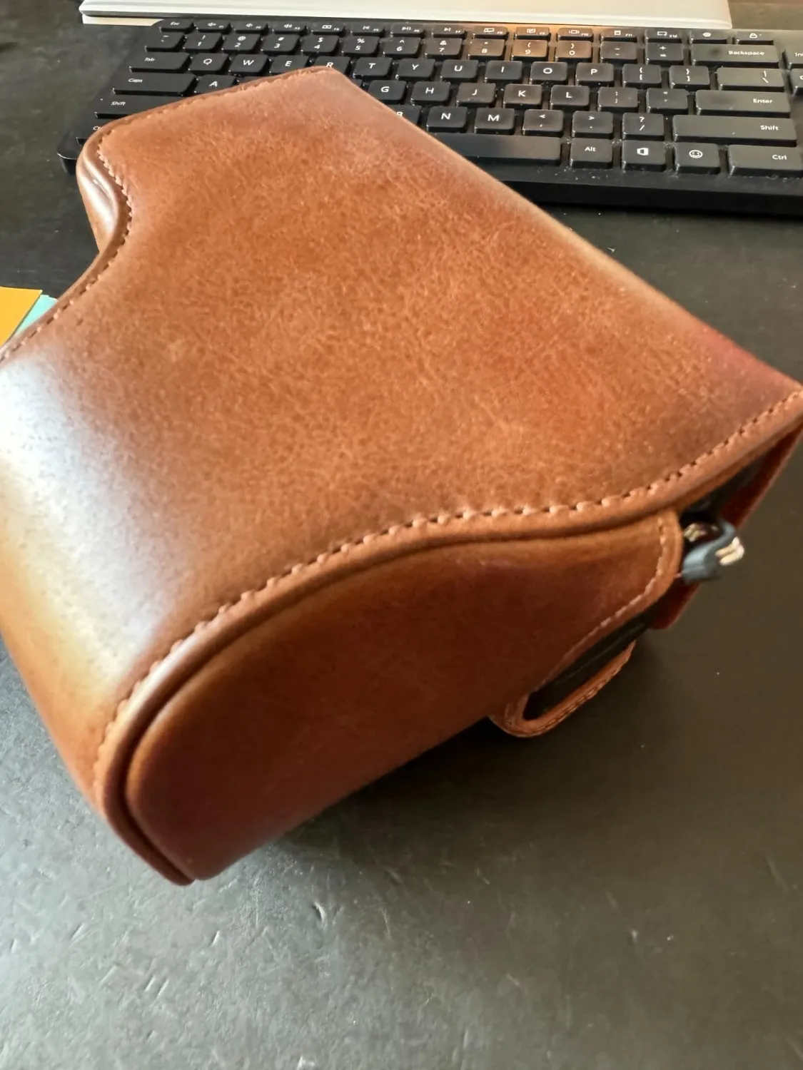 MegaGear MG1952 Sony A7C custodia pelle nera