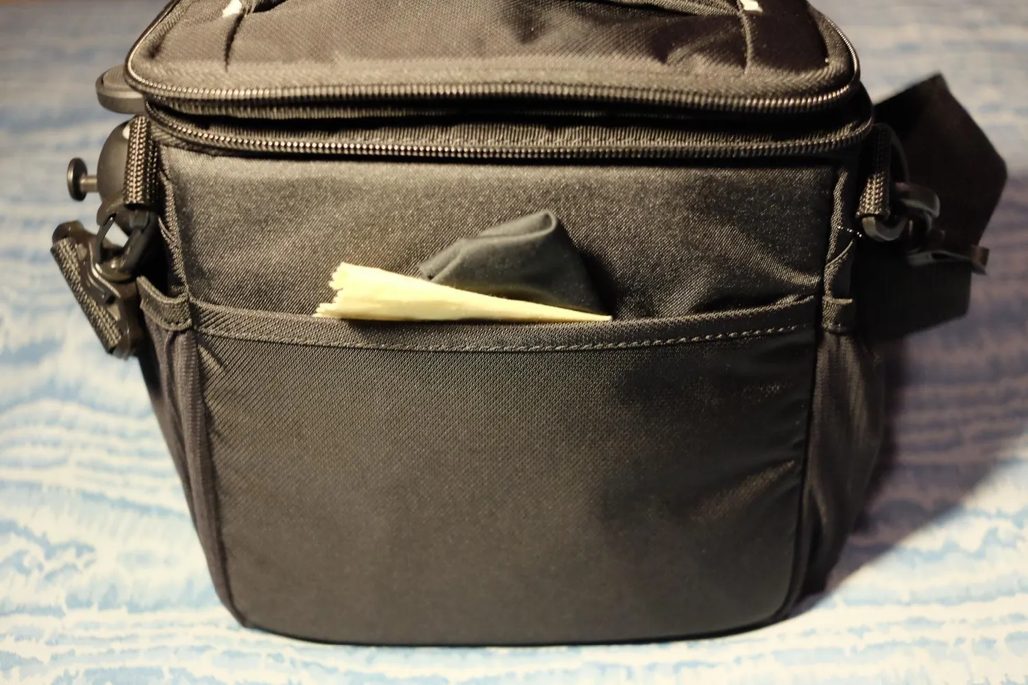 Case Logic TBC-409 Borsa Tracolla Reflex Nero nylon