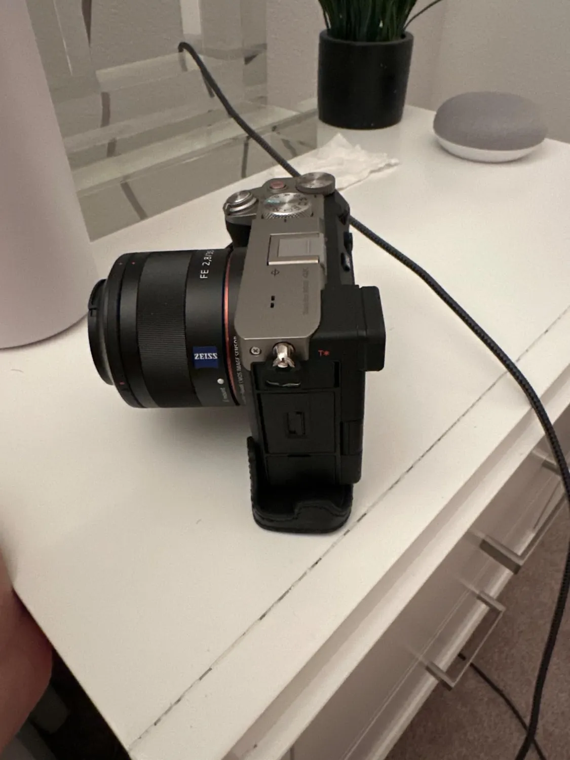 MegaGear custodia Sony Alpha 7C vera pelle marrone half-case