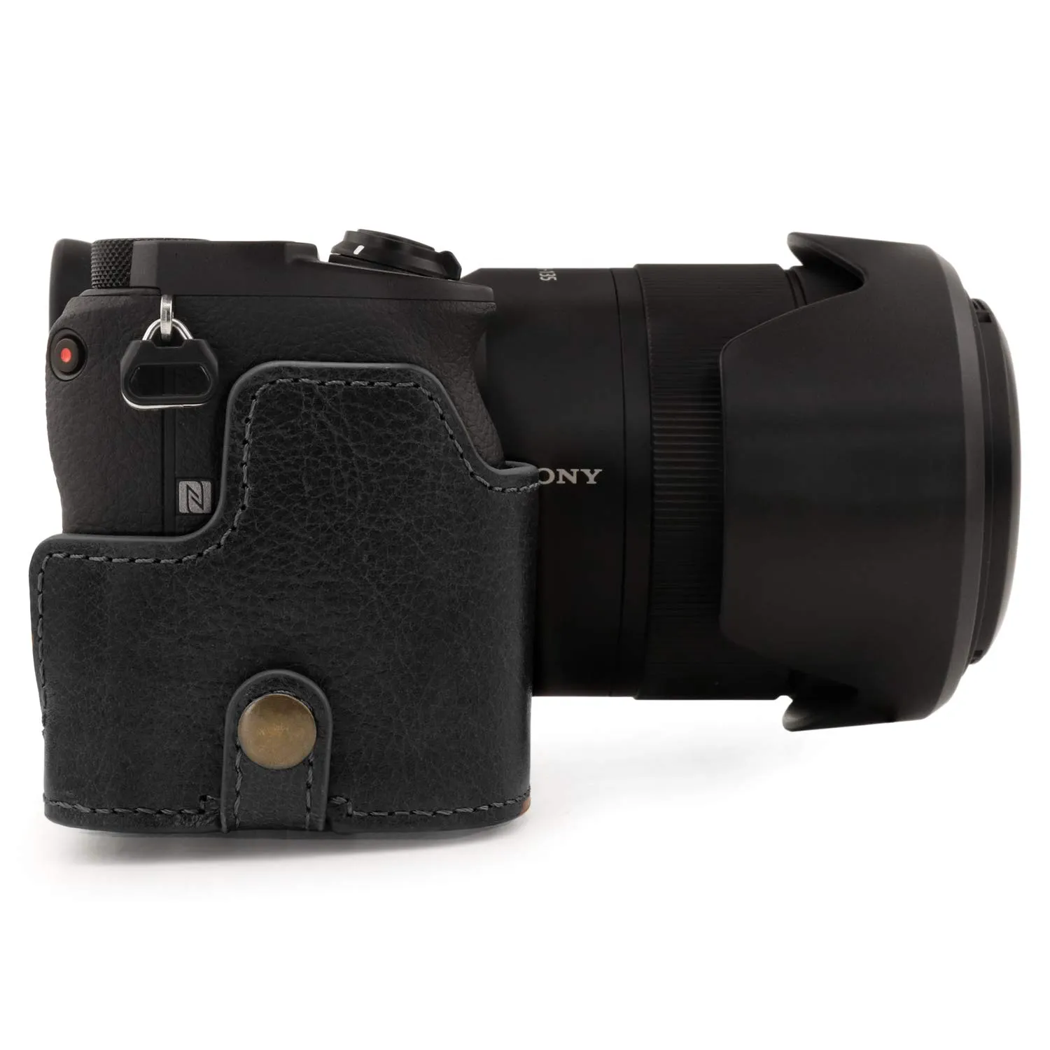 MegaGear Ever Ready A6600 custodia pelle nera 18-135mm