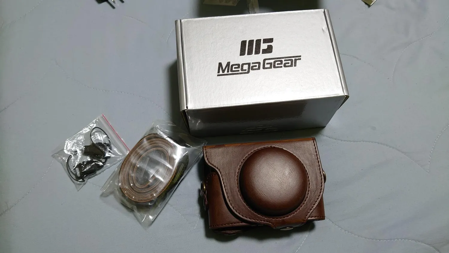 MegaGear MG283 custodia ecopelle nera RX100 III VI